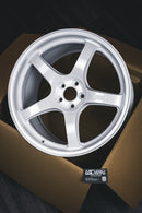 Gram Lights 57CR - 18x9.5 +22 | 5x114.3 | Ceramic White Pearl