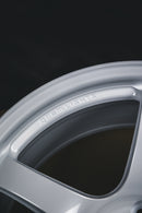 Gram Lights 57CR - 18x9.5 +22 | 5x114.3 | Ceramic White Pearl